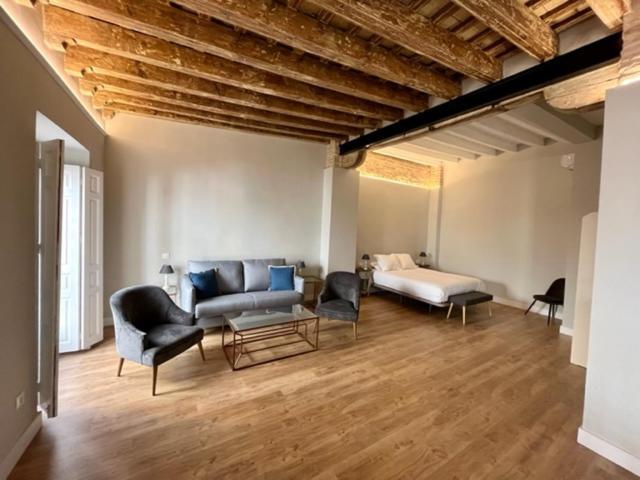 Ti1 Estiloso Loft 120M De La Catedral Tomas De Ibarra Street Seville Exterior photo